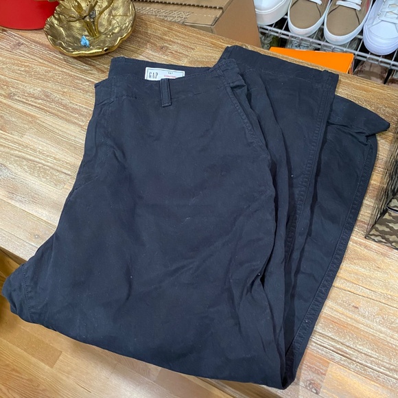 Gap Black Downtown Khaki’s - Picture 3 of 4